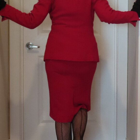 Paddy Campbell Red Wool English Suit, Size 4 (U.S.) - Picture 4 of 11